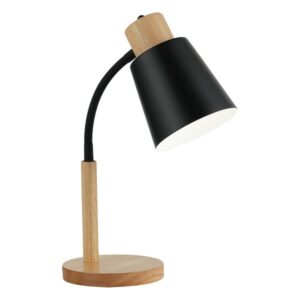 Dekorativna crna stona lampa Forma SK7023 BK,izrađena od drveta i metala, u dimenzijama 148x465mm će osvetliti vaš prostor sa stilom, dodajući funkcionalnost i vizuelnu privlačnost.Ova lampa sa jednim grlom (E27) i jačinu od 40W tako da je idealna za radne stolove u vašim dnevnim ili spavaćim sobama.