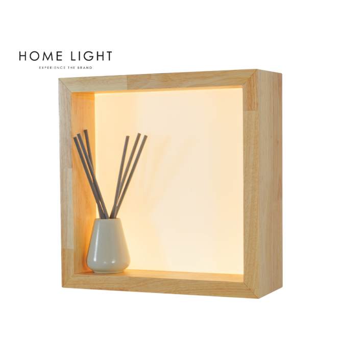 SOLEA 48 - elegantna zidna led lampa pruža efikasno 16W LED osvetljenje sa toplom svetlošću (3000K), idealno za dnevne sobe, hodnike i spavaće sobe. Drveni dizajn daje prirodan izgled, dok funkcionalna polica omogućava postavljanje ukrasa ili dekorativnih predmeta. Energetski efikasna i moderna, savršen je izbor za svaki prostor.