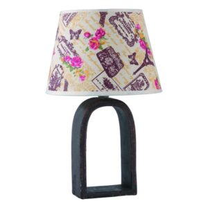 Dekorativna braon stona lampa Forma SK4030,sa jednim grlom (E14), izrađena je od keramike(baza) dok je abažur od platna.Tekstilna nijansa abažura sa cvetnim printom daje kontrast i toplinu u vašem prostoru.Zbog svojih dimenzija 225x335mm ova lampa će osvetliti vaš prostor sa stilom, dodajući funkcionalnost i vizuelnu privlačnost.Idealna je za vaše dnevne ili spavaće sobe.