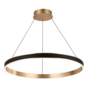 Viseća LED lampa Forma F2088-71V GD predstavlja spoj savremenog dizajna i luksuzne estetike, idealna za osvetljavanje i dekoraciju modernih enterijera. Izrađena je od kvalitetnog PVC materijala u elegantnoj zlatnoj boji, sa pažljivo uklopljenim crnim kožnim detaljima koji dodatno naglašavaju njen sofisticirani karakter. Lampa je opremljena integrisanim LED izvorom svetla tople bele boje (3000K) jačine 71W, koji pruža prijatno i ravnomerno osvetljenje. Poseduje mogućnost izbora tri nivoa osvetljenja – 100%, 50% i 25% putem standardnog prekidača u zavisnosti od ambijenta i trenutne potrebe. Dimenzije lampe su 808 x 1600 mm, što je čini pogodnom za veće prostorije kao što su trpezarije, dnevne i spavaće sobe, gde dolazi do izražaja kako po funkcionalnosti, tako i po dizajnu.