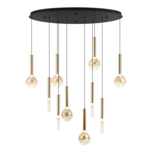 Visilica Forma F2301-40V AM unosi dozu luksuza i modernog stila u vaš dom. Ova efektna visilica sa integrisanim LED svetlom jačine 40W i prijatne toplo bele boje svetla (3000K) savršen je izbor za prostore kojima želite dodati sofisticiran i moderan pečat. Izrađena od kvalitetnih materijala, visilica kombinuje metal u elegantnoj zlatnoj i crnoj boji sa staklenim kuglama u atraktivnoj amber nijansi. Ovaj kontrast boja i materijala daje visilici jedinstven, luksuzan izgled koji se savršeno uklapa u savremeno uređene enterijere. Sa dimenzijama od 1065 x 1900 mm, idealna je za trpezarije, dnevne i spavaće sobe, kao i druge veće prostore kojima želite da dodate upečatljiv dizajnerski element.
