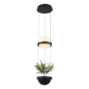 Viseća LED lampa Forma FK2025-16V BK+WH donosi moderan i elegantan dizajn koji će uneti sofisticiranost u svaki enterijer. Izrađena je od metala u mat crnoj boji, dok su dekorativni elementi u vidu staklenih kugli izrađeni od stakla. Lampa ima integrisani LED izvor svetla snage 16W, sa toplom belom bojom svetla od 3000K, idealnom za stvaranje prijatne i opuštajuće atmosfere. Poseban estetski detalj čini dodatak u vidu plastične imitacije biljke, koji unosi dašak prirode i čini ovu lampu još atraktivnijom. Sa svojom kombinacijom minimalizma i dekorativnih elemenata, savršena je za dnevne sobe, trpezarije ili moderno uređene poslovne prostore.