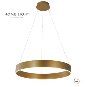 LED luster 30W 3000K zlatni SOLEA 161 je elegantno dekorativno osvetljenje koje kombinuje toplu svetlost i moderan dizajn za prijatnu atmosferu u enterijeru. Idealan je za dnevne sobe, trpezarije i reprezentativne prostore gde je važan estetski i ambijentalni efekat rasvete. Ovaj LED luster emituje toplu belu svetlost (3000K) koja stvara prijatan i opuštajući ambijent. Sa svetlosnim fluksom od 1500 lumena i snagom od 30W, obezbeđuje snažno, ali ugodno osvetljenje uz visoku energetsku efikasnost. Zlatna završna obrada i moderan viseći dizajn čine ga izraženim dekorativnim elementom u prostoru. Izrađen od kvalitetnog metala i aluminijuma, pruža dug vek trajanja i stabilan rad. Ugrađeni LED izvor svetlosti eliminiše potrebu za zamenu sijalica, što doprinosi jednostavnom održavanju i pouzdanosti.