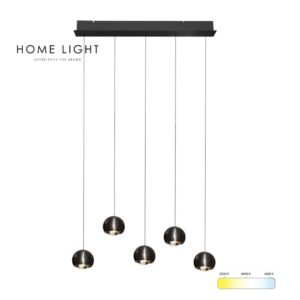 SOLEA 68 luster 30W CCT crni je moderan LED luster sa pet visećih svetlosnih tela koji donosi atraktivan vizuelni efekat i funkcionalno osvetljenje u prostoru. Zahvaljujući CCT opciji, omogućava podešavanje temperature svetla (toplo, neutralno, hladno), što ga čini idealnim za dnevnu sobu, trpezariju ili iznad stola. Njegova dinamična forma sa spuštenim elementima stvara dekorativan akcenat, dok crna završna obrada savršeno odgovara modernim i industrijskim enterijerima. Kombinacija dizajna i fleksibilnosti čini ga odličnim izborom za savremeno osvetljenje.